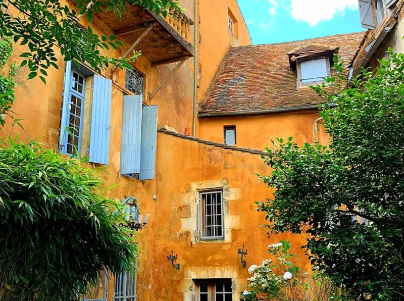 Riverside hub courtyard